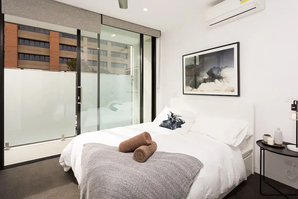 LOLA Sophisticated 3 Level Stunner with Private Rooftop