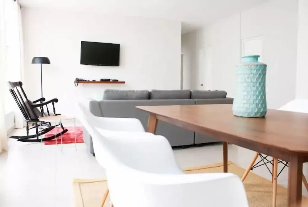 Big & Beautiful Apt Super Located - Adults only