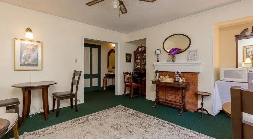 Cherokee Lodge