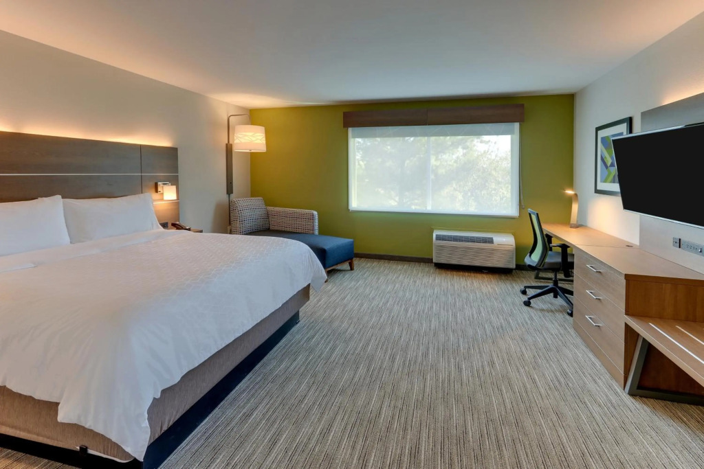 Holiday Inn Express & Suites - Roanoke - Civic Center