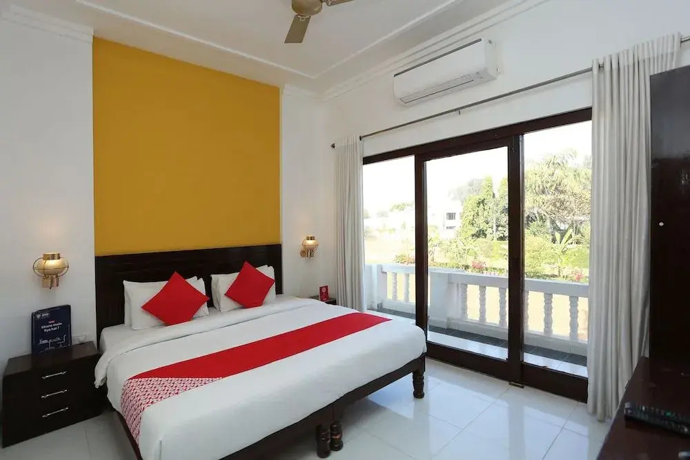 OYO 2877 Hotel Narayana Palace