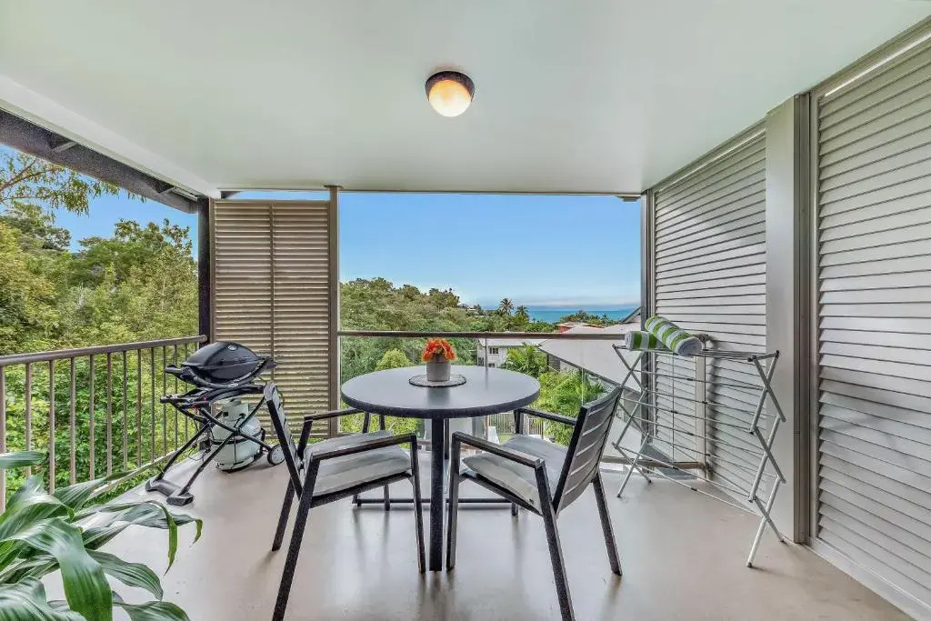 Alpha 8 on Waterson - Airlie Beach