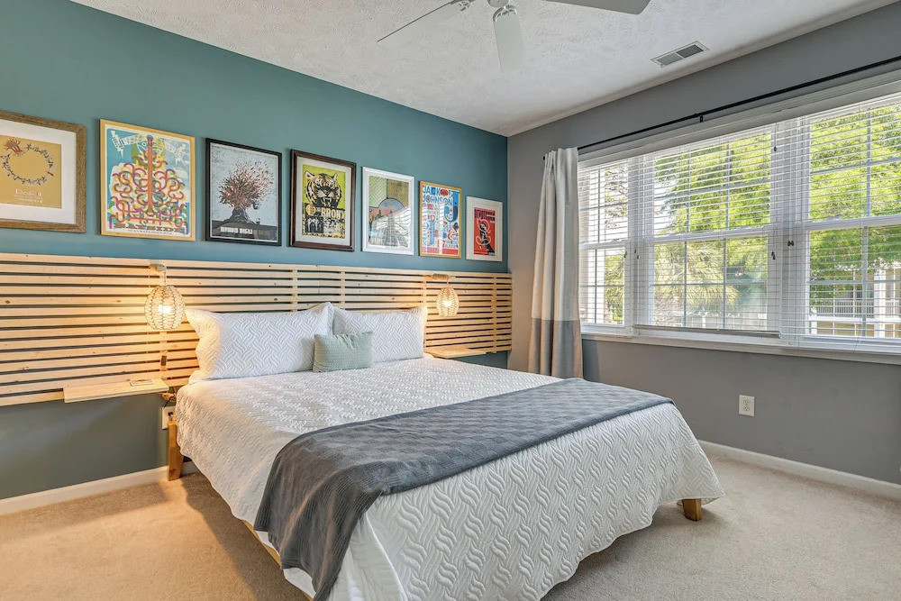 Sunny Coastal Condo ~ 1 Mi to N Myrtle Beach!