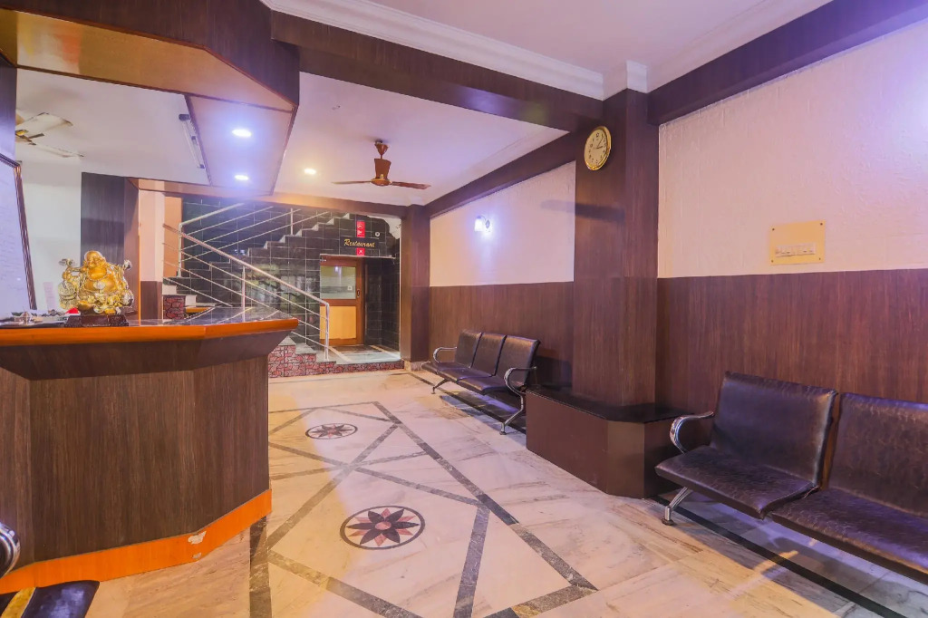 OYO 23304 Hotel Shiva