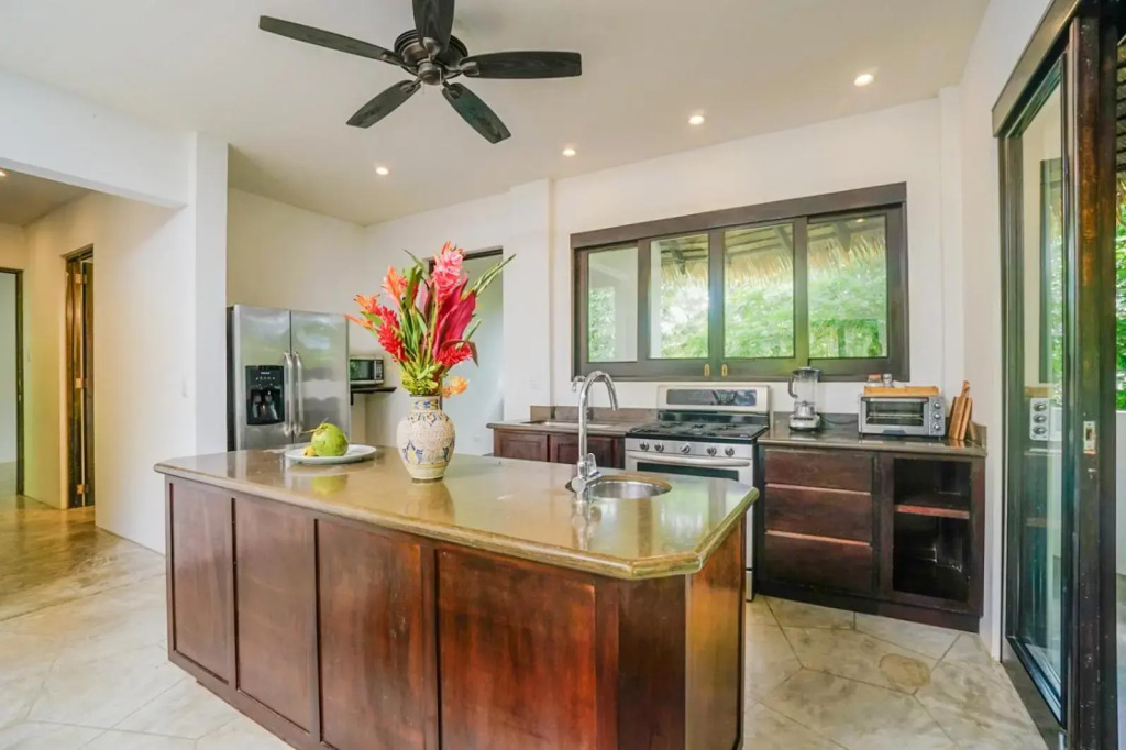 Makara Toucan Suite / 2nd Floor