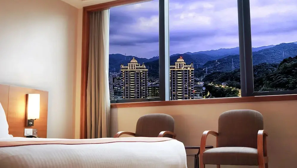 HiONE Holiday Hotel