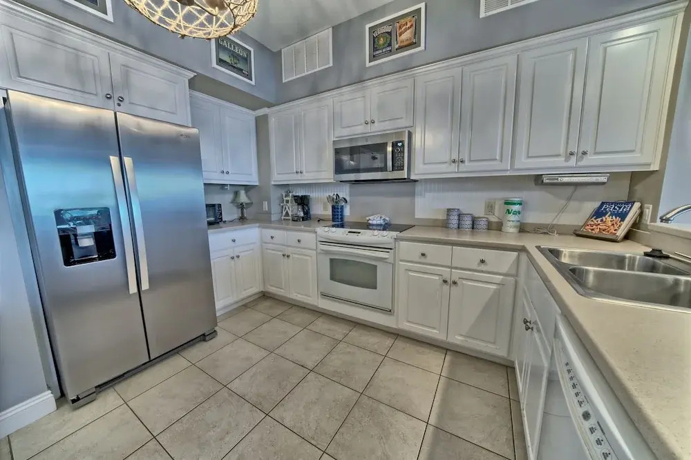 Cozy Oceanfront Condo with Beachside Pool - Unit 1602 by RedAwning