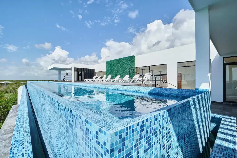 Elena Residences 004 By Lockey