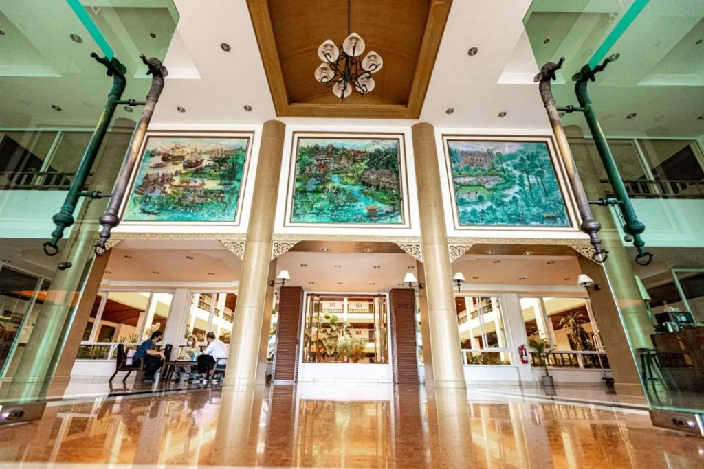 At Ayutthaya Hotel