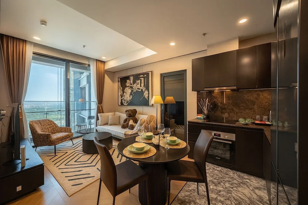 Lumière Riverside by Urban Home