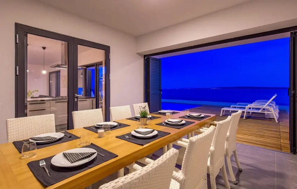 Amazing Home in Kosljun With 4 Bedrooms, Wifi and Private Swimming Pool
