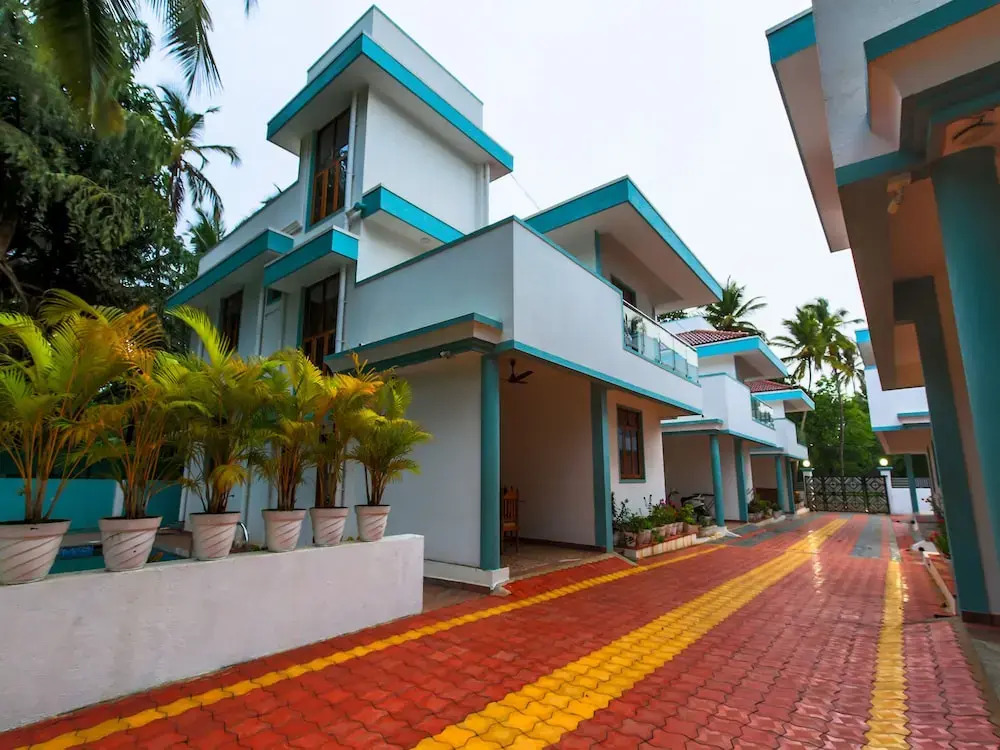OYO 14779 Meera Motels & Residency