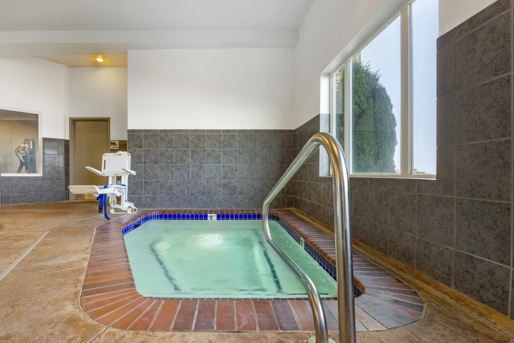 Holiday Inn Express Hotel & Suites Astoria by IHG