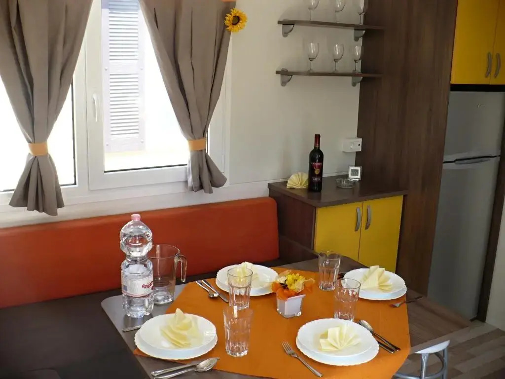 Mobilhome Victoria Camping Lanterna