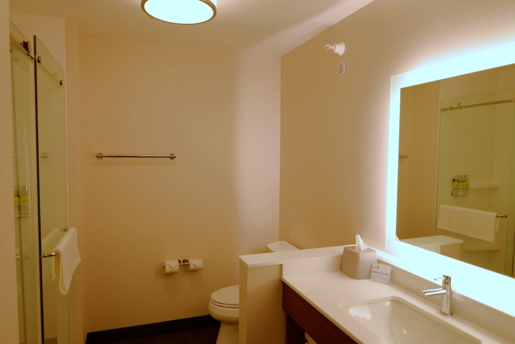 Holiday Inn Express & Suites Onalaska - La Crosse Area by IHG