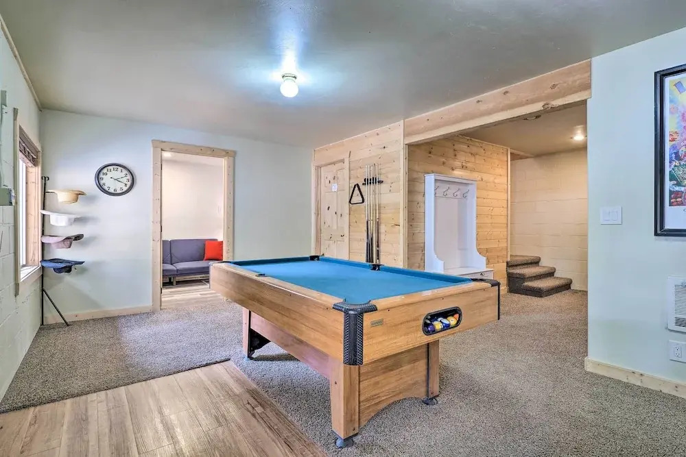Pet-friendly Duck Creek Village Cabin w/ Fire Pit!