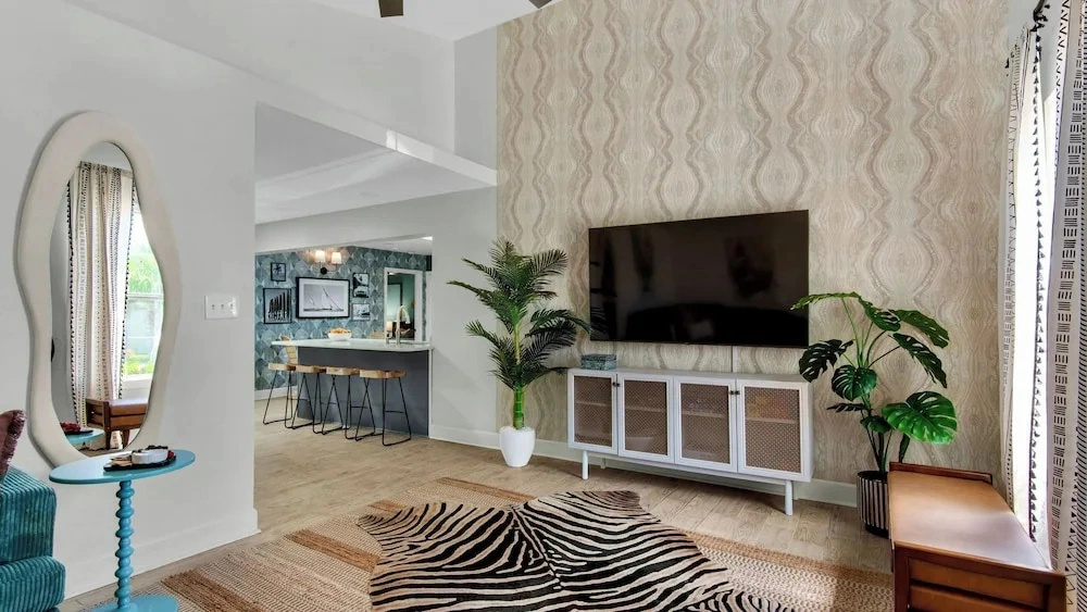 PCB Stay w/ Heated Pool, Hot Tub, Bars, Game Room & Quick Walk to Beach The Jade Oasis by Avantstay