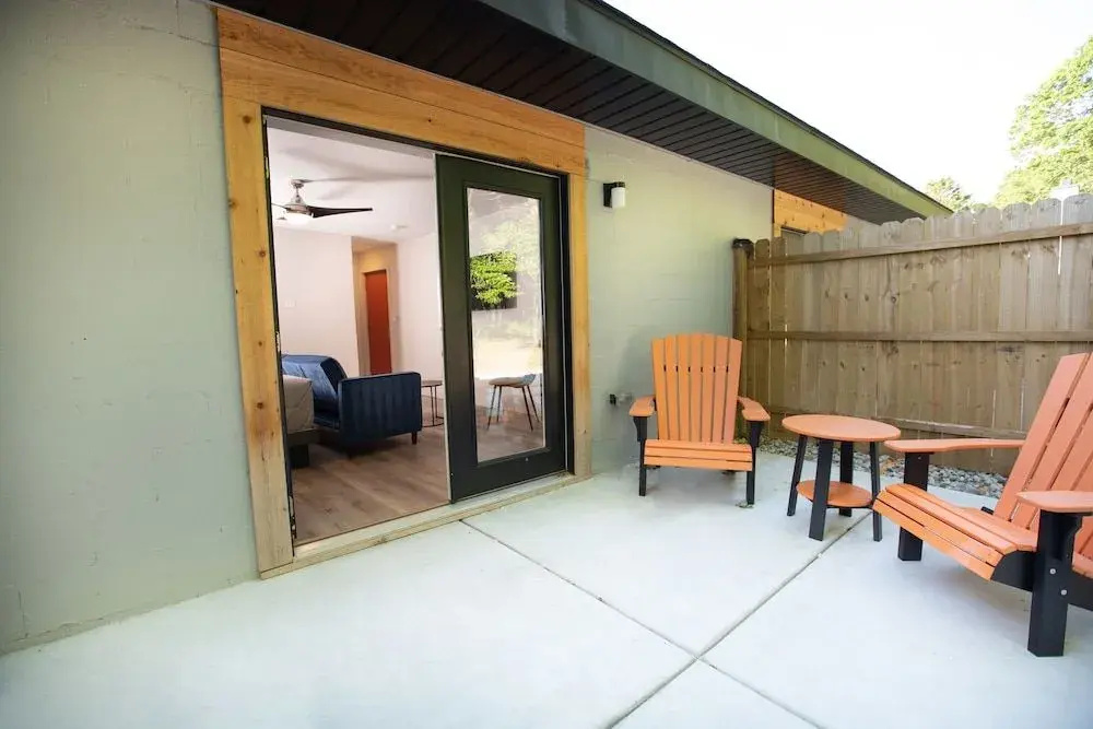 4411 Inn & Suites
