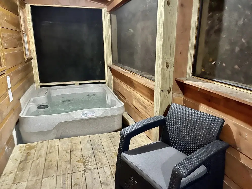 Pleasant Hollow 2 Bedroom Cabin by Redawning