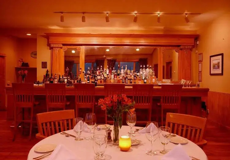 Gallatin River Lodge