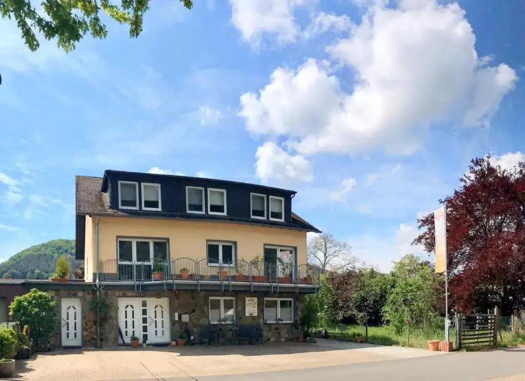 Residenz Moselzauber - Ferienwohnungen mit Pool Landschaft