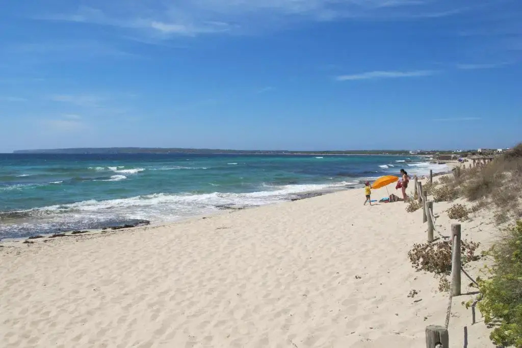 Voga Mari - Astbury Formentera