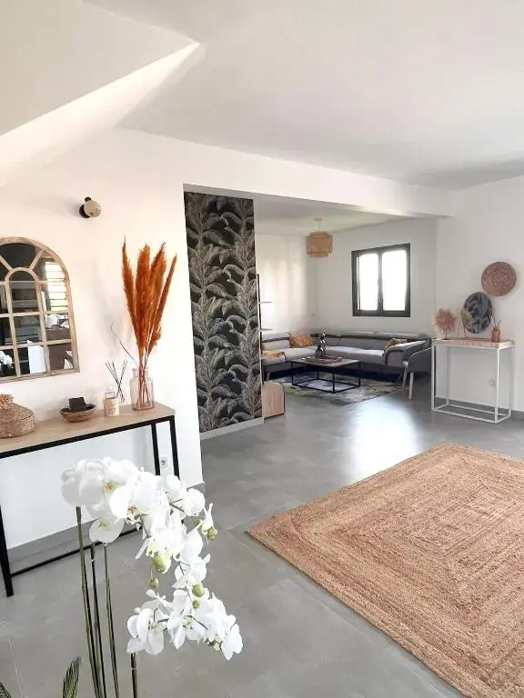Villa élégante avec piscine privée à Saint Paul + Vue sur la mer