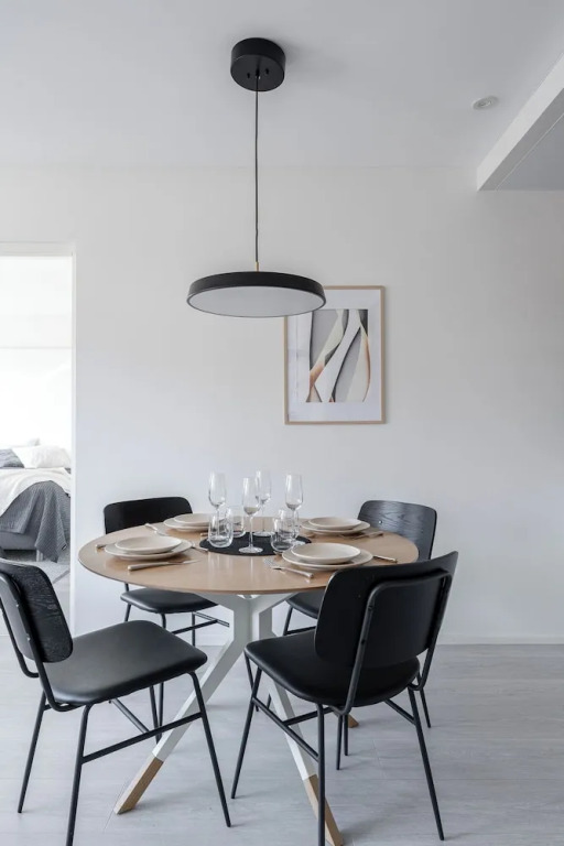 Top Floor Luxury - 2BR Scandi Home