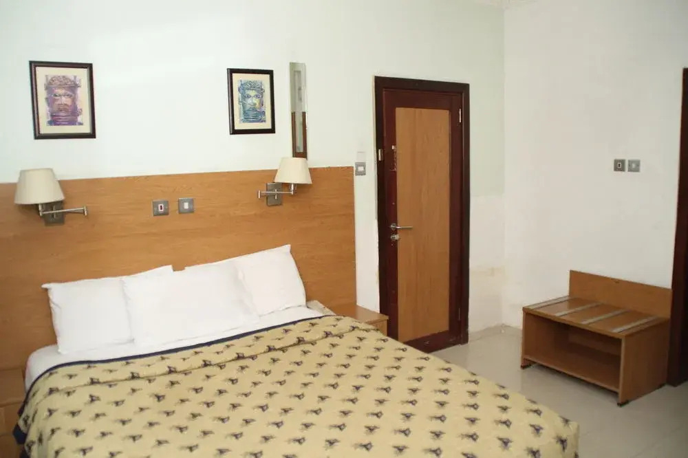 Bec Suites