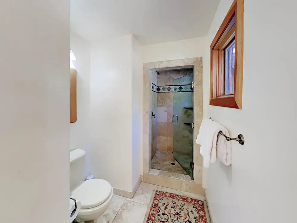 Cabin-esque Tahoe 4 Bedroom Home