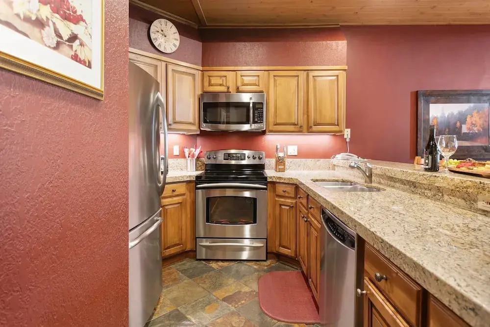 Powder Run at Deer Valley Resort - Four Bedroom Condo with Hot Tub #A32 4 Condo