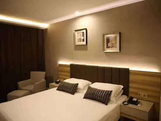Motel  (Shenyang Central Street Joy City Walmart)
