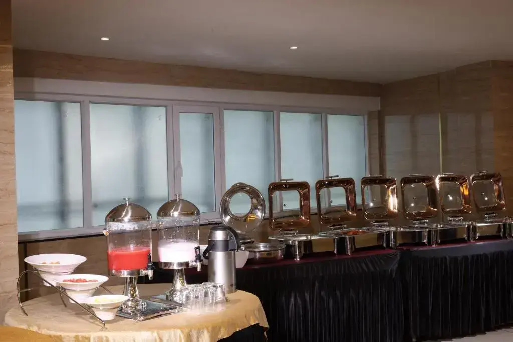 Royal Plaza Suites by RAK Rooms, Mangaluru