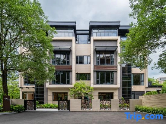 Hidden Lake Affordable Luxury Home