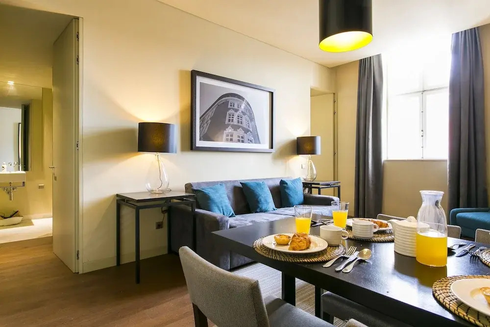 ALTIDO Classy 1BR Apt by the Jardim Dom Luis, in Cais do Sodré
