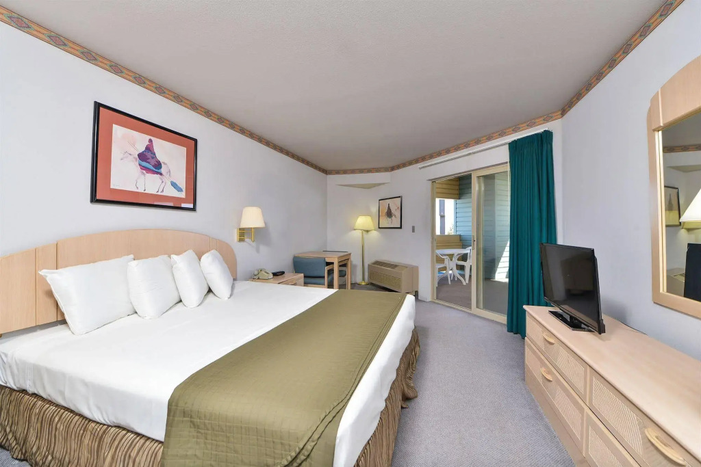Econo Lodge Inn & Suites Jackpot near Casino