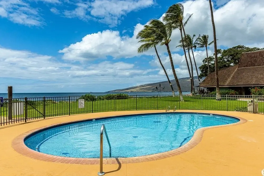 KBM Resorts FREE CAR Maalaea Surf 1-Bedroom Condo with Prime Location and Turtle views MSR-F2