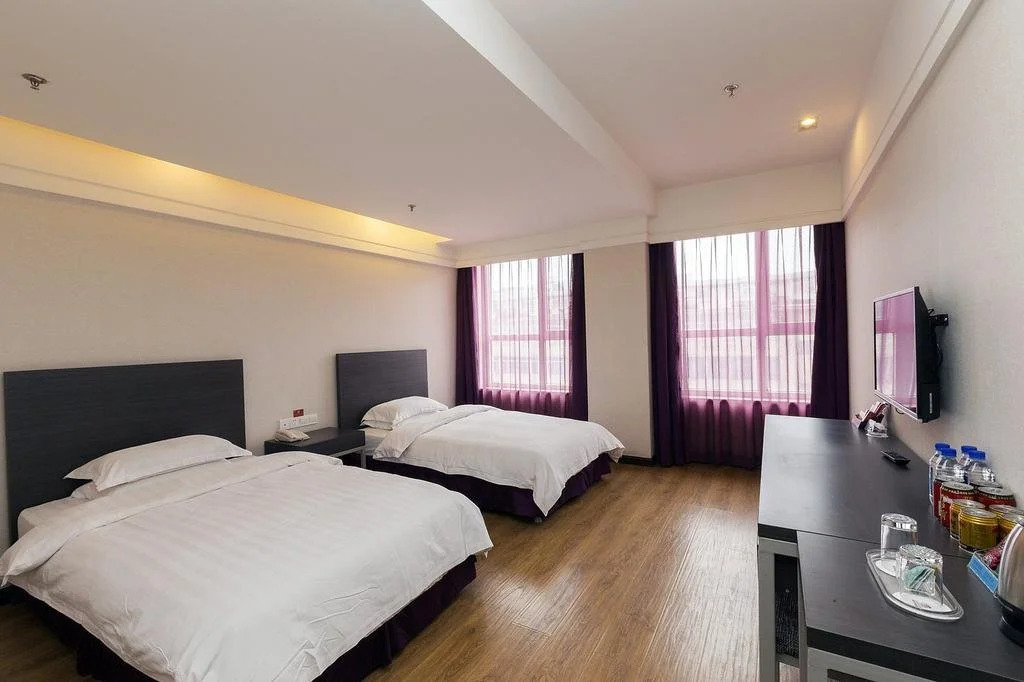 Dandong Life's Business Hotel