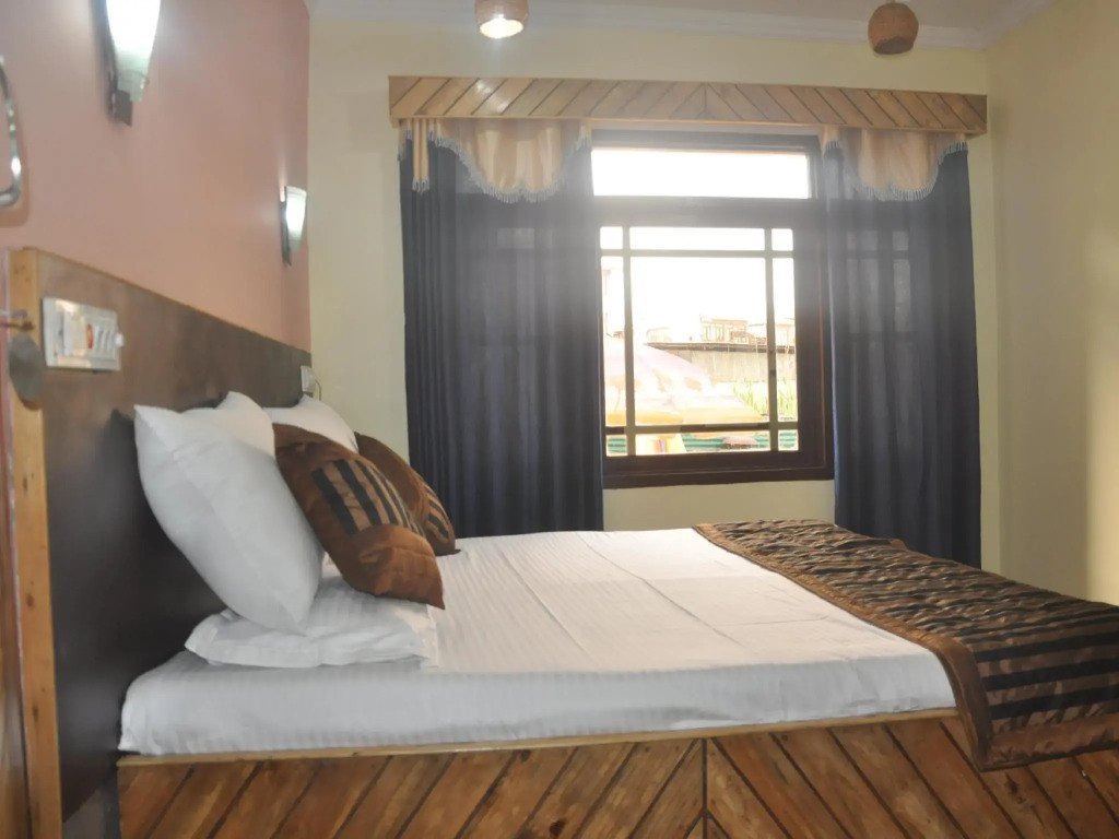 Hotel Kashmir Inn