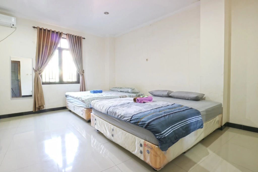 Saloka Guest House & Residence