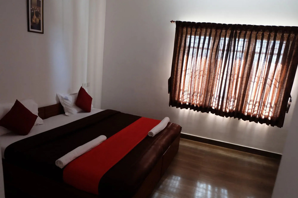 Rosepark Residency- Opposite Rosegarden