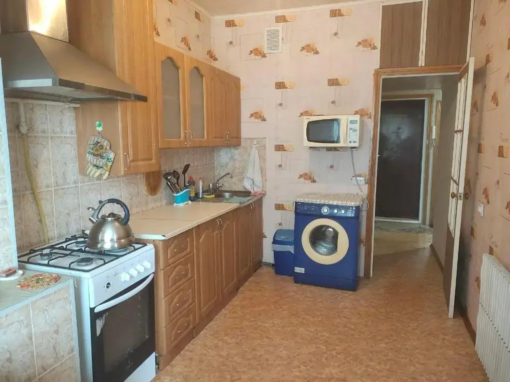 2х комнатная кв., 11 мкр., 2 этаж