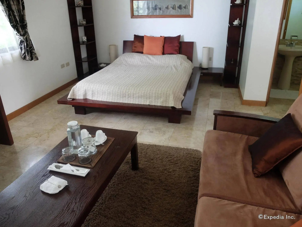 Argonauta Boracay Apartment Suites and Villas