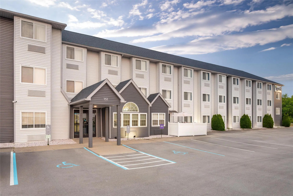Spark by Hilton Clarion