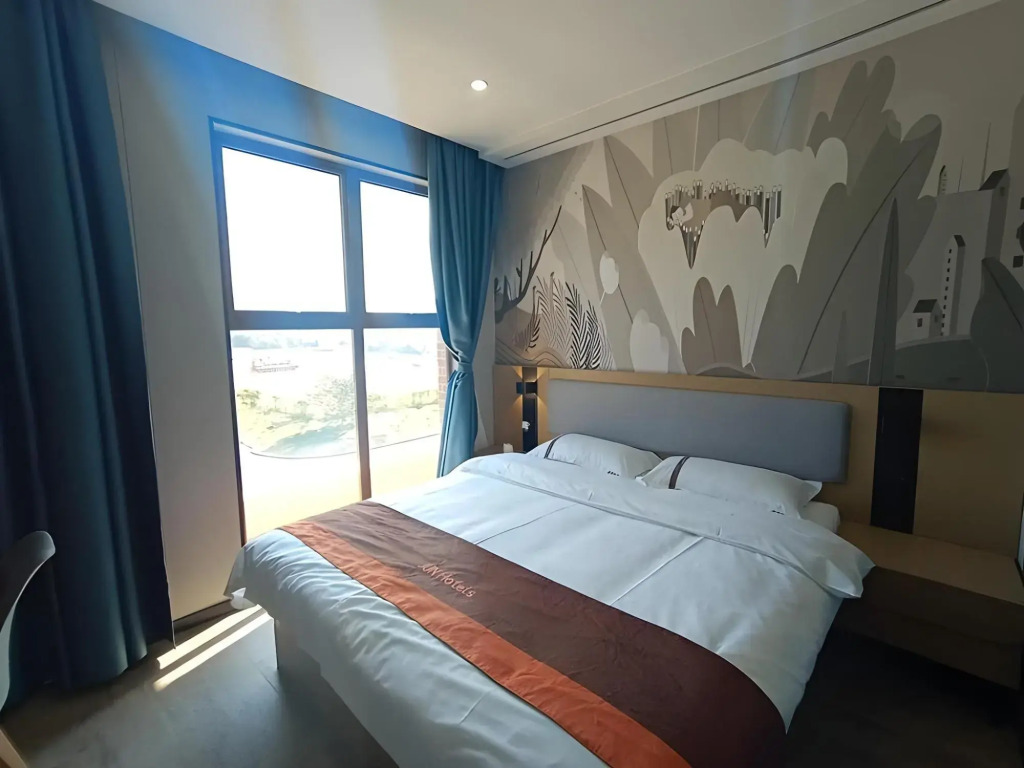 Junyi Chain Hotel (Kunshan Qiandengzhen Jingtangbei Road)