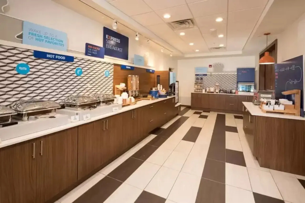 Holiday Inn Express & Suites Michigan City by IHG