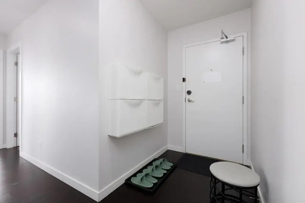 2 BD Condo in the heart of Surrey City Centre