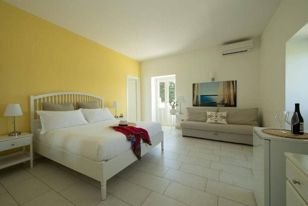 Isola Charm B&B - Pool & Nature Stay