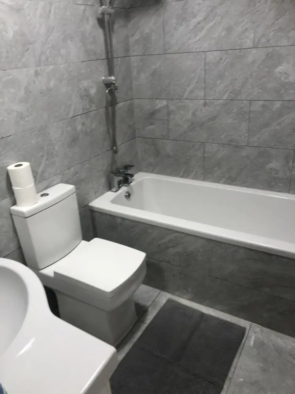 Stunning 1-bed Apartment With En-suite in Strood