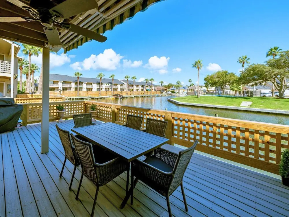 Bay House Condos by Miss Kitty’s
